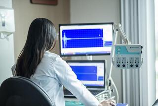 Brachytherapie bei Prostatakrebs: Überwachung der Bestrahlung am Computer